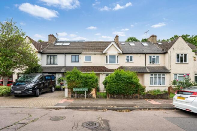 3 bed property, in Warwick Road, £485,000