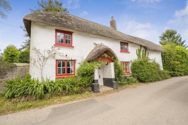 3 bed property, in Romansleigh, £375,000
