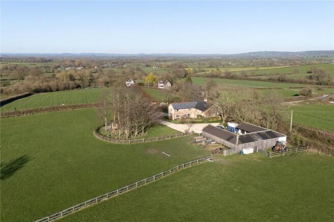 5 bed property, in Rew Lane, £1,200,000