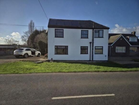 5 bed property, in Morton House, £300,000