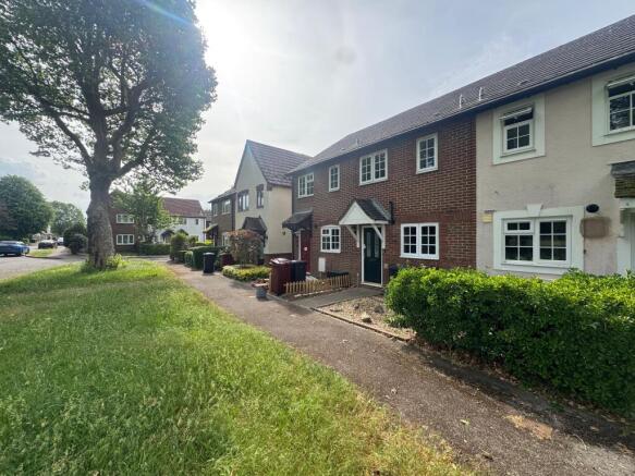 2 bed property, in 32 Churchwood Drive, £160,000