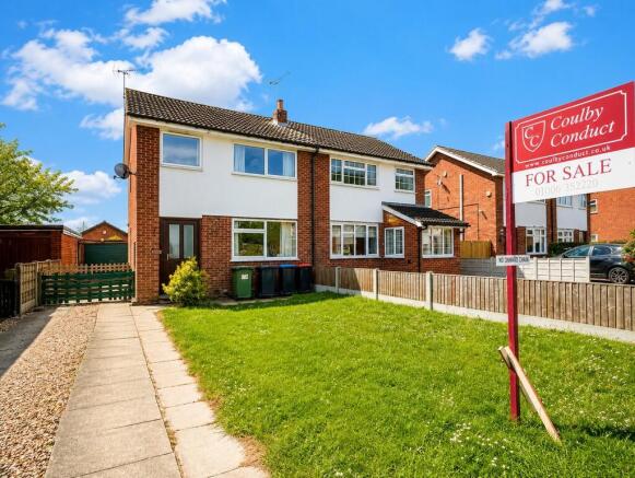 3 bed property, in Shelley Avenue, £250,000