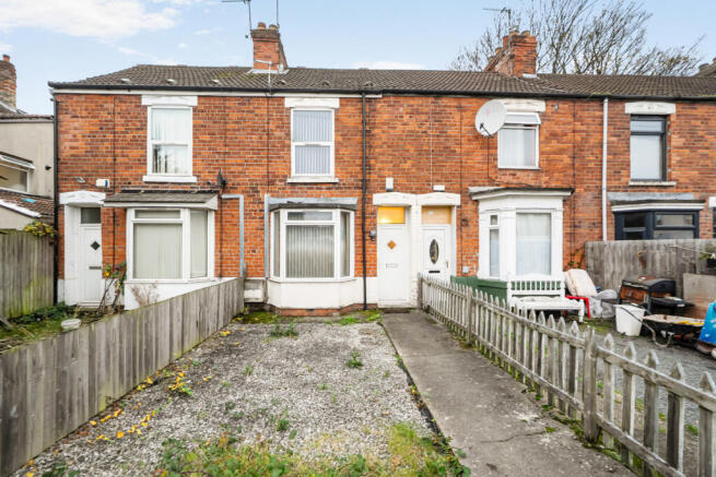 2 bed property, in Churchill Grove, £60,000