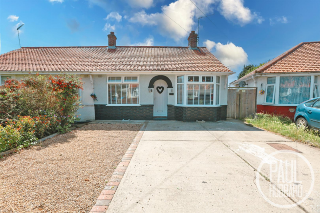 2 bed property, in Edgerton Road, £240,000