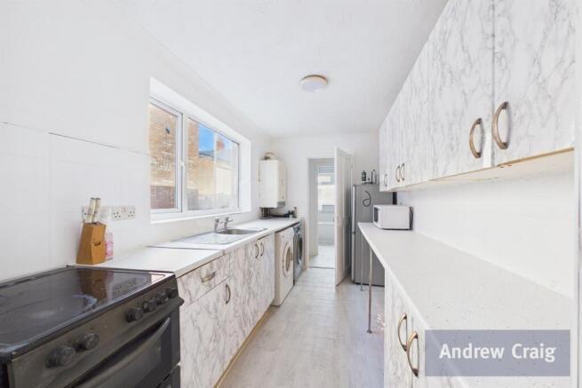 2 bed property, in Jervis Street, £70,000