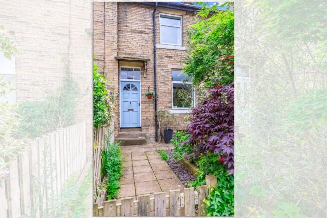 2 bed property, in Ash Grove, £362,500