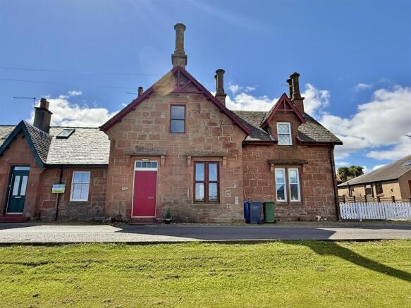 4 bed property, in 2 Alma Terrace, £320,000