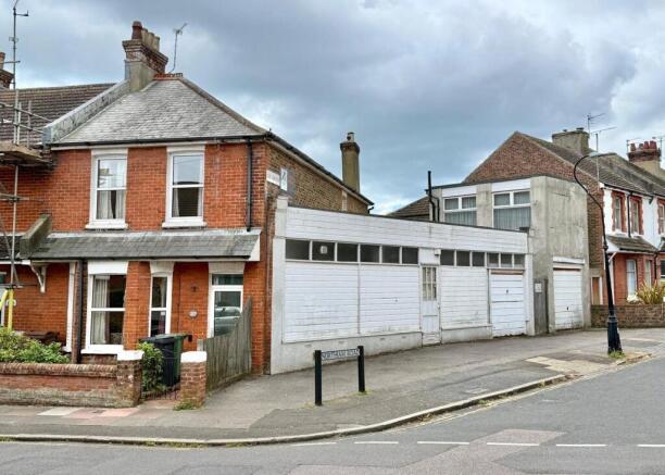 3 bed property, in Green Street, £400,000