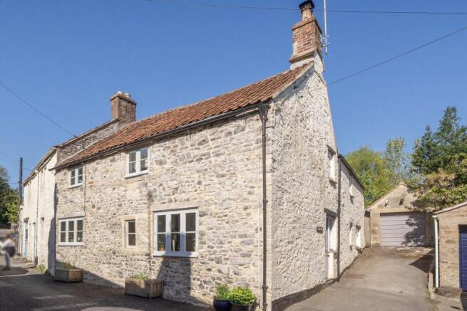 3 bed property, in Horn Street, £575,000