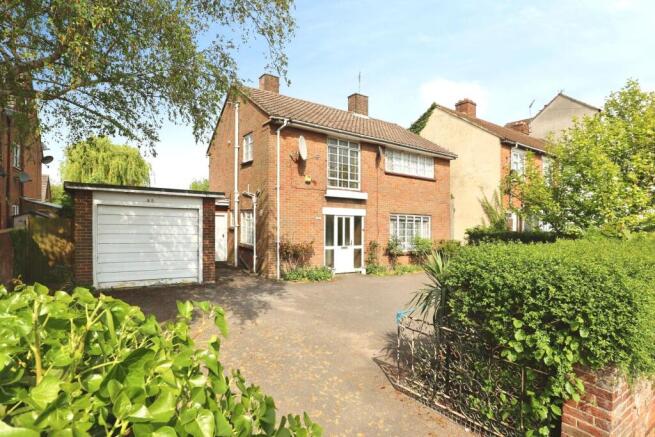 3 bed property, in Bicester Road, £500,000