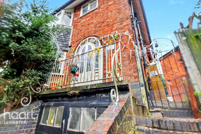 3 bed property, in Knighton Road, £280,000