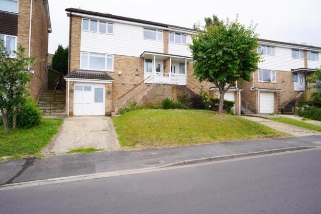 3 bed property, in Windrush, £310,000