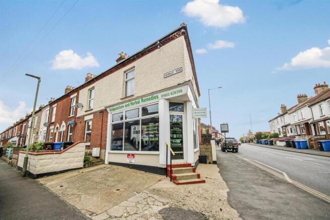 4 bed property, in Silver Road, £270,000