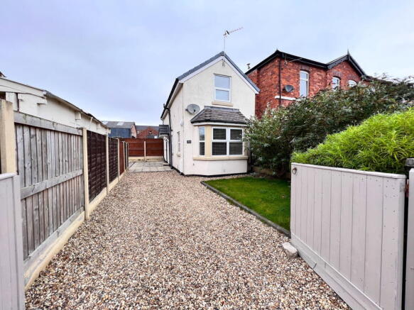 2 bed property, in Linaker Street, £210,000