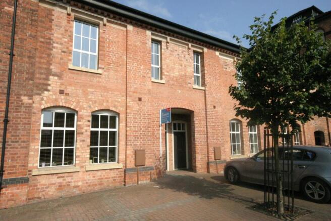 2 bed property, in Tiger Court, £140,000