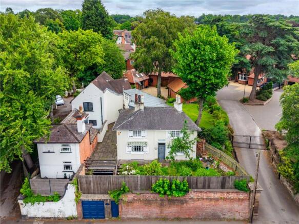 3 bed property, in Mansfield Road, £250,000
