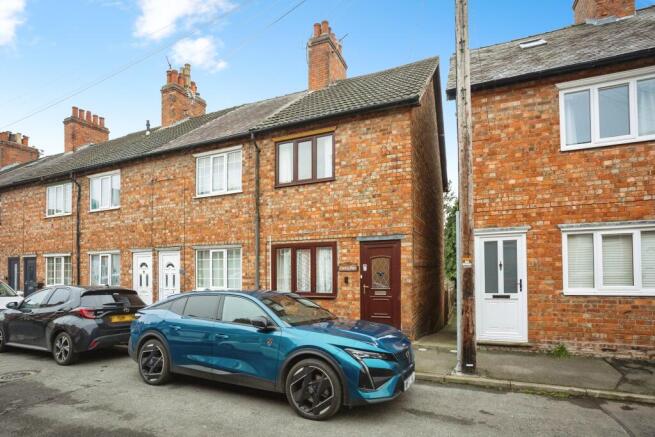3 bed property, in Tyndal Road, £140,000