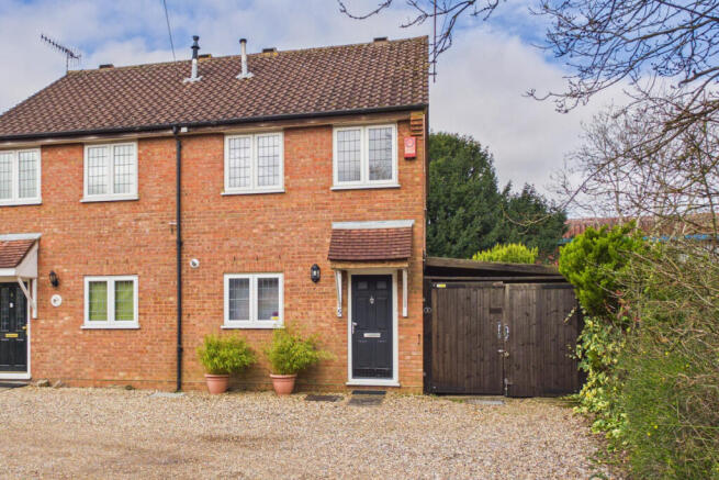 2 bed property, in Kiln Cottages, £425,000
