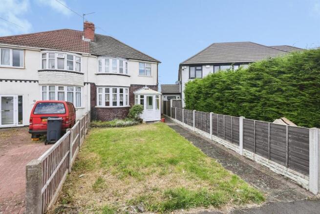 3 bed property, in Swan Crescent, £200,000