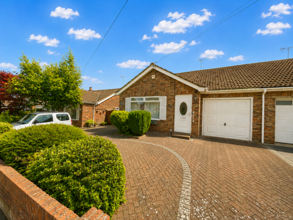2 bed property, in Chegworth Gardens, £360,000