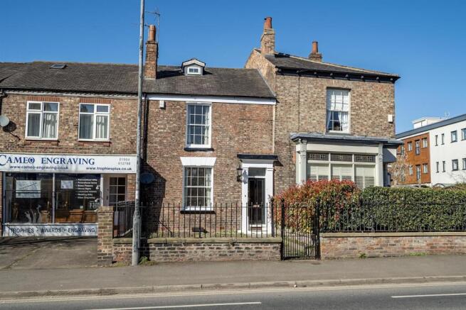 4 bed property, in Holgate Road, £550,000