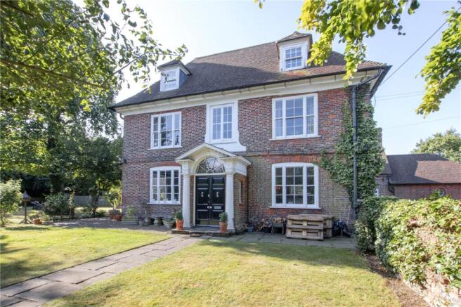 8 bed property, in Eynsford Road, £950,000
