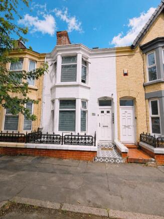 5 bed property, in Edinburgh Road, £230,000