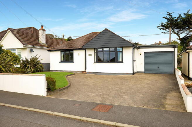 4 bed property, in The Brittons, £575,000