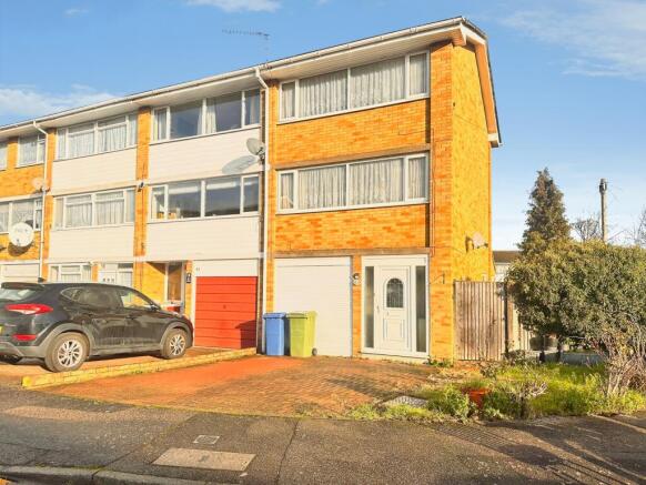 3 bed property, in Millfield, £280,000