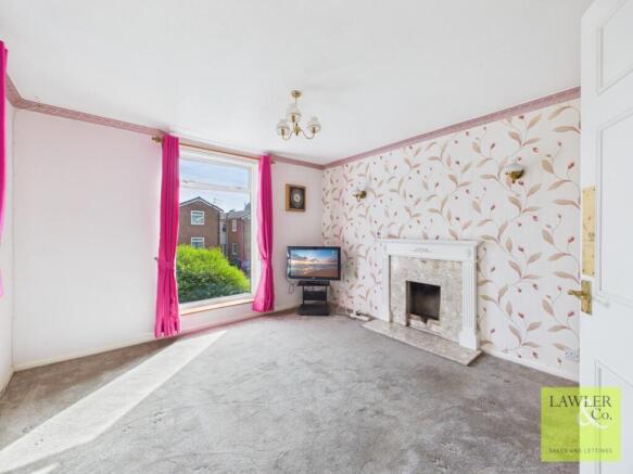 3 bed property, in Dryden Close, £280,000