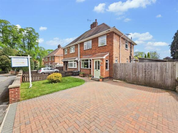3 bed property, in Park Avenue, £318,500