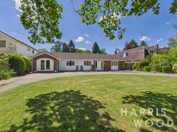 4 bed property, in High Road, £750,000