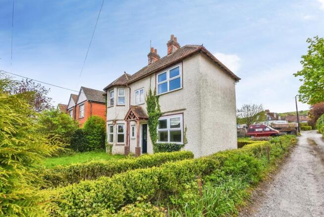 3 bed property, in Westbury Road, £275,000