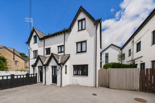 4 bed property, in 22 Alexandra Road, £365,000