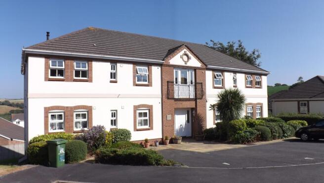 2 bed property, in Marlen Court, £80,000