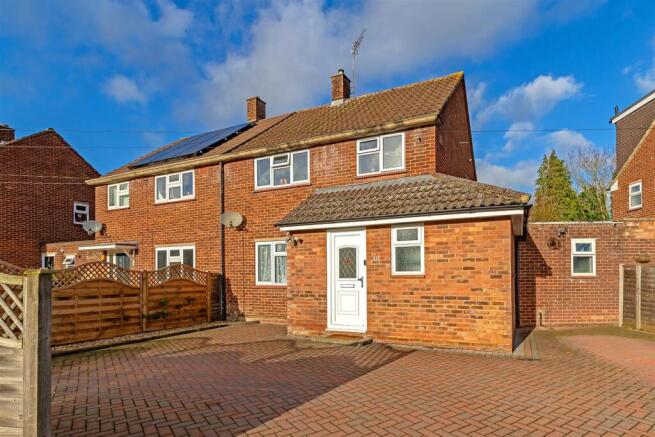 3 bed property, in Birchwood Way, £600,000