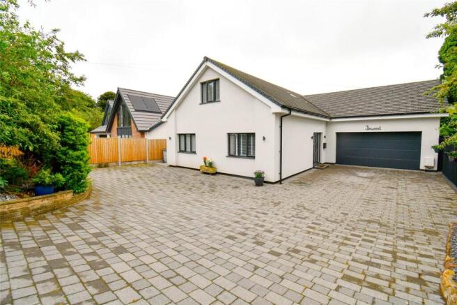 3 bed property, in West Close, £650,000