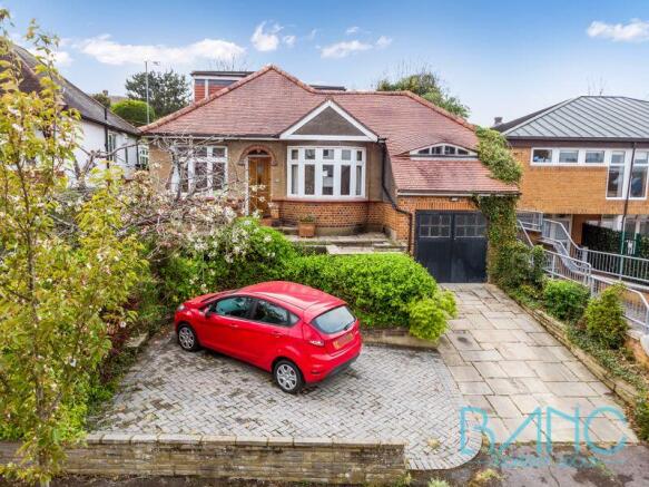4 bed property, in King James Avenue, £839,000