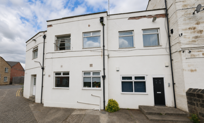 1 bed property, in Flat 8, £5,000
