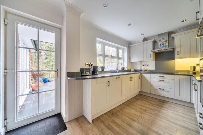 4 bed property, in Sapphire Ridge, £500,000