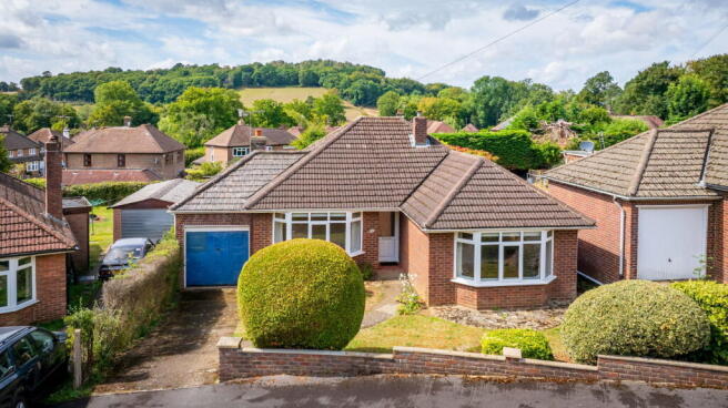 3 bed property, in Phillips Hatch, £595,000