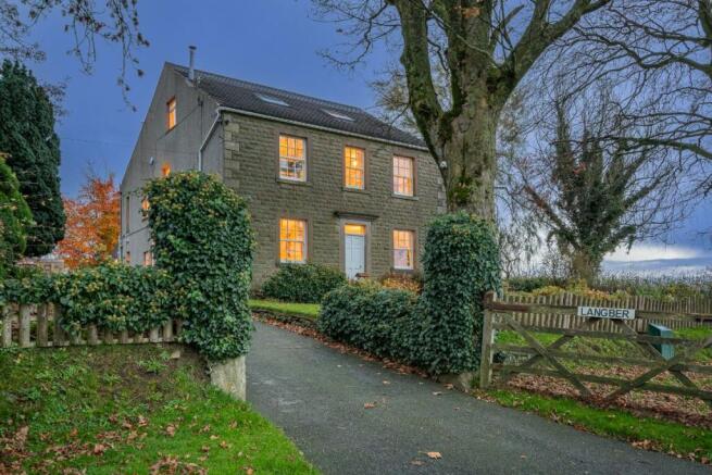 6 bed property, in Langber, £725,000