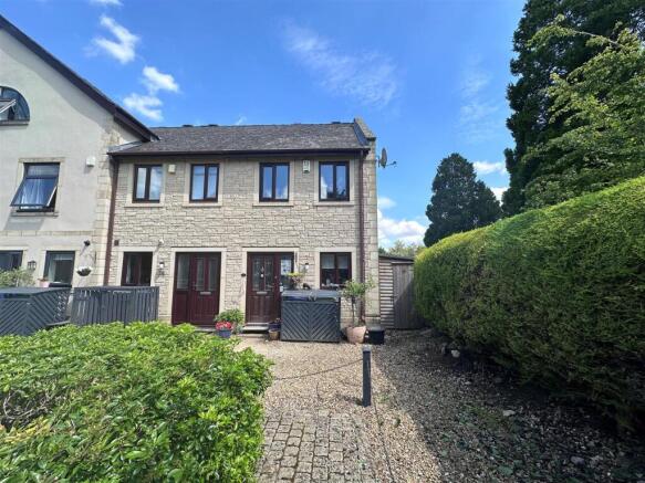 2 bed property, in Oldbury Prior, £215,000