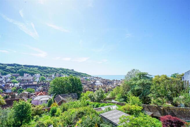 3 bed property, in Croft Road, £350,000