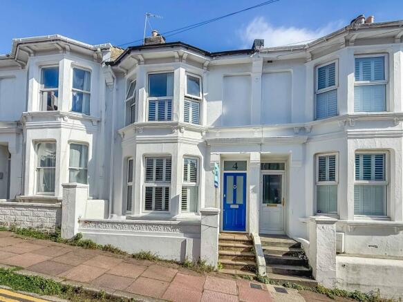 3 bed property, in Ashdown Road, £550,000