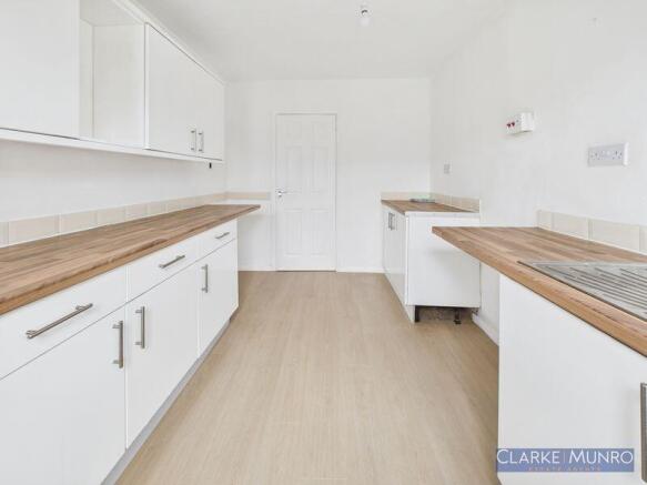 3 bed property, in Corfe Crescent, £125,000