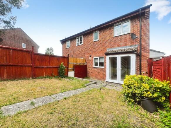 1 bed property, in Blagrove Close, £170,000