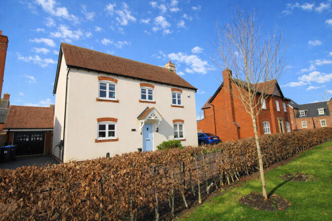 4 bed property, in Columbia Street, £440,000