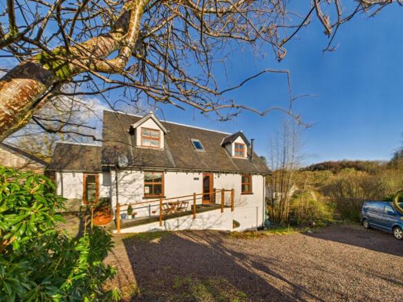 3 bed property, in Ardnaslighe, £325,000
