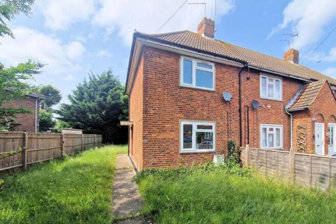 2 bed property, in Lee Road, £250,000